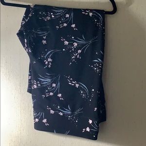 Torrid Sz 3R black watercolor floral ponte pants